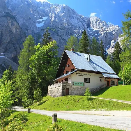 Planinska Koca Na Gozdu-2